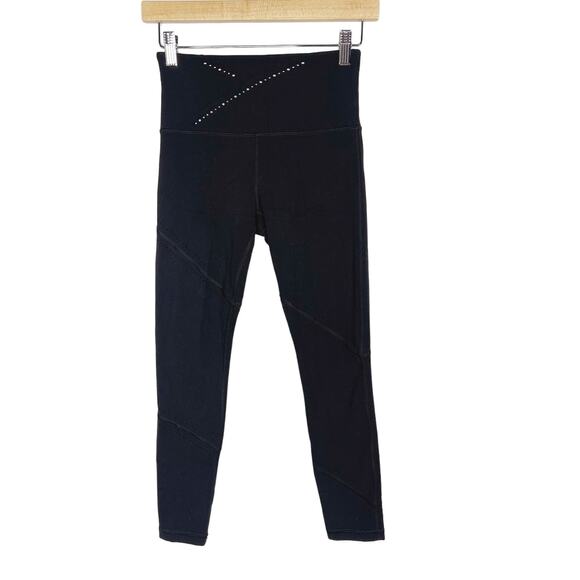 Athleta XSmall XS Black Its a Wrap 7/8 Tight Leggings Laser Cut PowerVita Yoga - Picture 1 of 16